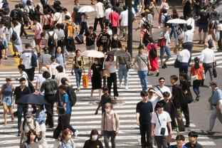 领先3分没用犯规战术？詹姆斯：没暂停了 犯规只能后场发球很危险